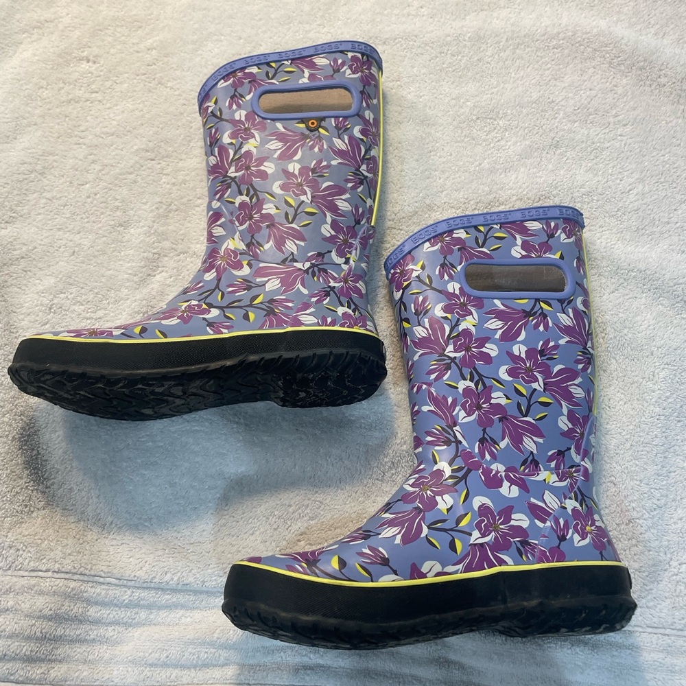 BOGS rain boots in Periwinkle Magnolia Print - girls size 3 - Picture 2 of 7